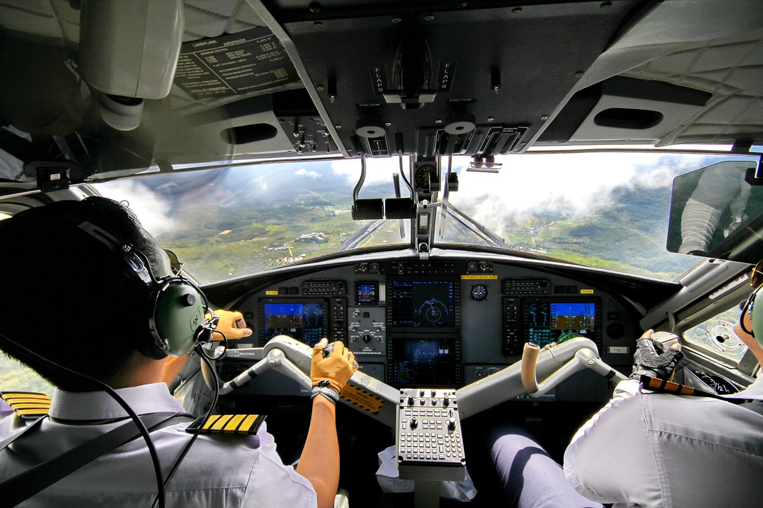 Flight Sim Teamwork: Coordinating with Virtual Co-Pilots
